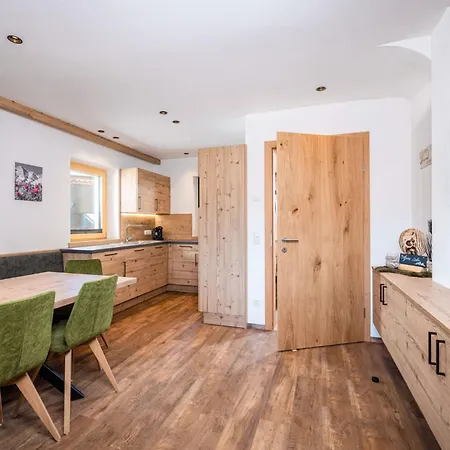 Beim Lois Dorfblick - 2 Floors & Sauna Access Vakantiehuis *