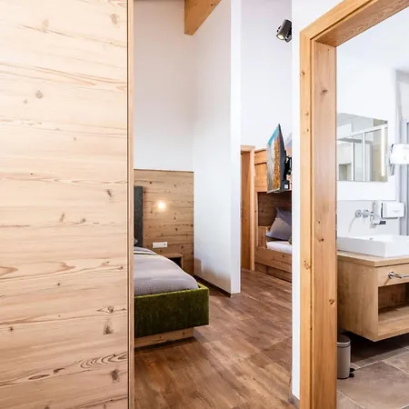 Beim Lois Dorfblick - 2 Floors & Sauna Access Vakantiehuis *