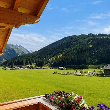 Vakantiehuis Beim Lois Dorfblick - 2 Floors & Sauna Access